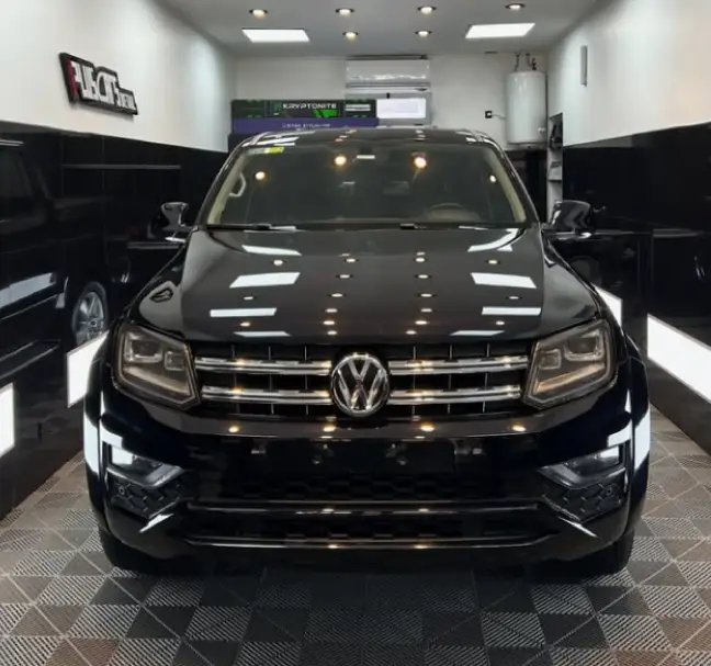 Volkswagen Amarok negra protegida con PPF Kryptonite